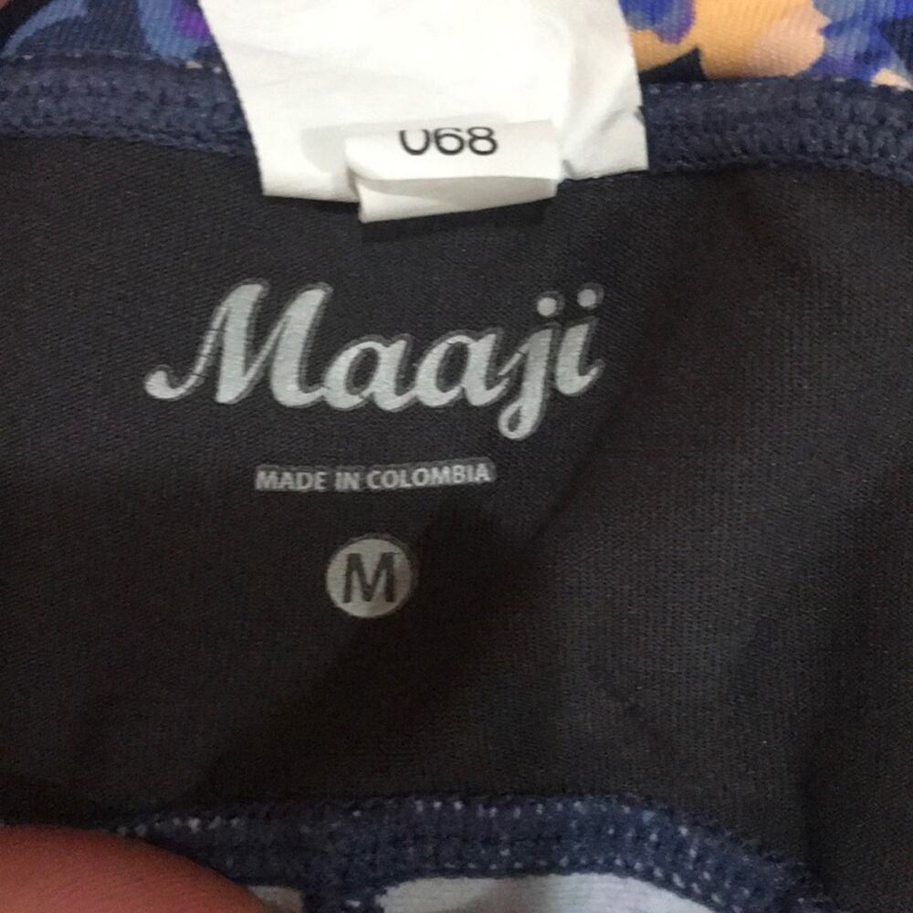 Maaji Multi-Color legging. - Picture 7 of 8